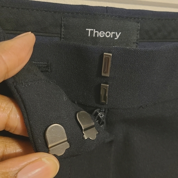 Theory | Women's Classic Black Cropped Kick Pants With Double Weave (Size 4) - Picture 5 of 15